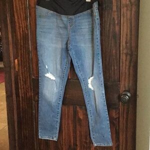 Isabel maternity medium wash skinny jeans. Size 12. Like new condition.